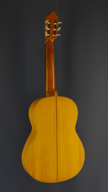 Antonio Ariza Flamenco guitar, spruce, cypress, year 1998, back view
