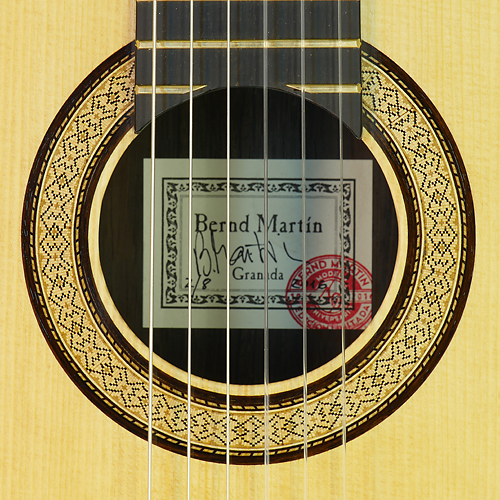Bernd Martin Modelo 40 Aniversario, Nr. 2, special limited edition of 8 guitars, spruce, rosewood, year 2016, rosette. label
