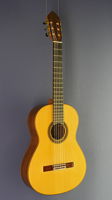 José González Lopez classical guitar spruce, rosewood, year 2006