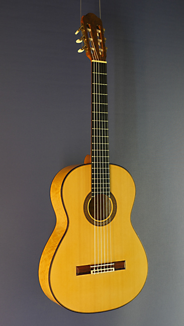 Rolf Eichinger luthier guitar spruce, birdseye maple, year 1996, scale 65 cm