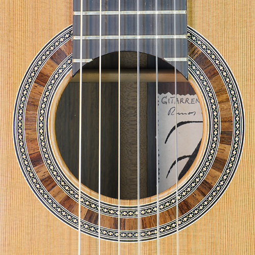 rosette and label of Thomas Friedrich classical guitar cedar, rosewood, year 2016
