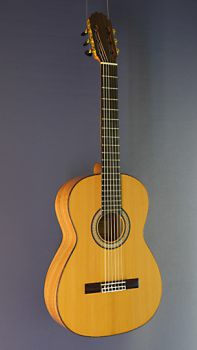 Ricardo Moreno C-M 64 Zeder, 64 cm kurze Mensur spanische Konzertgitarre mit massiver Zederndecke und Eukalyptus an Zargen und Boden