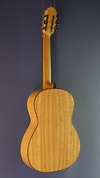 Ricardo Moreno, C-M 63 Spruce, 63 cm short scale, Spanish guitar with solid spruce top and eucalyptus on sides and back, back view